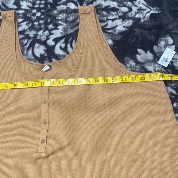 Old Navy Women’s Tank Top - Picture 7 of 9